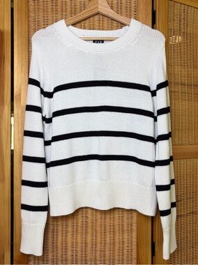 New with tags! GAP White cotton Sweater with Black Stripes Crewneck size small